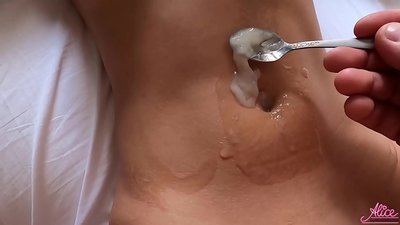Blowjob Dwfn a Rhyw Angerddol Agos - Sberm wedi'i Fwyta